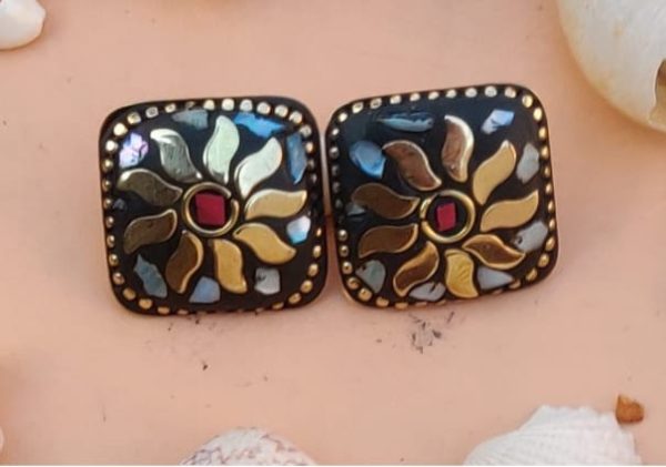 Elegant Handmade Oxidised  Earrings(LAQ03)