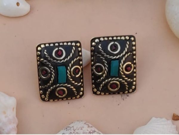 Elegant Handmade Oxidised  Earrings(LAQ005)